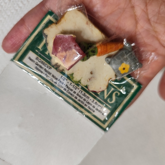 Traditions Resin Garden Rabbit Value Pack - Picture 2 of 3